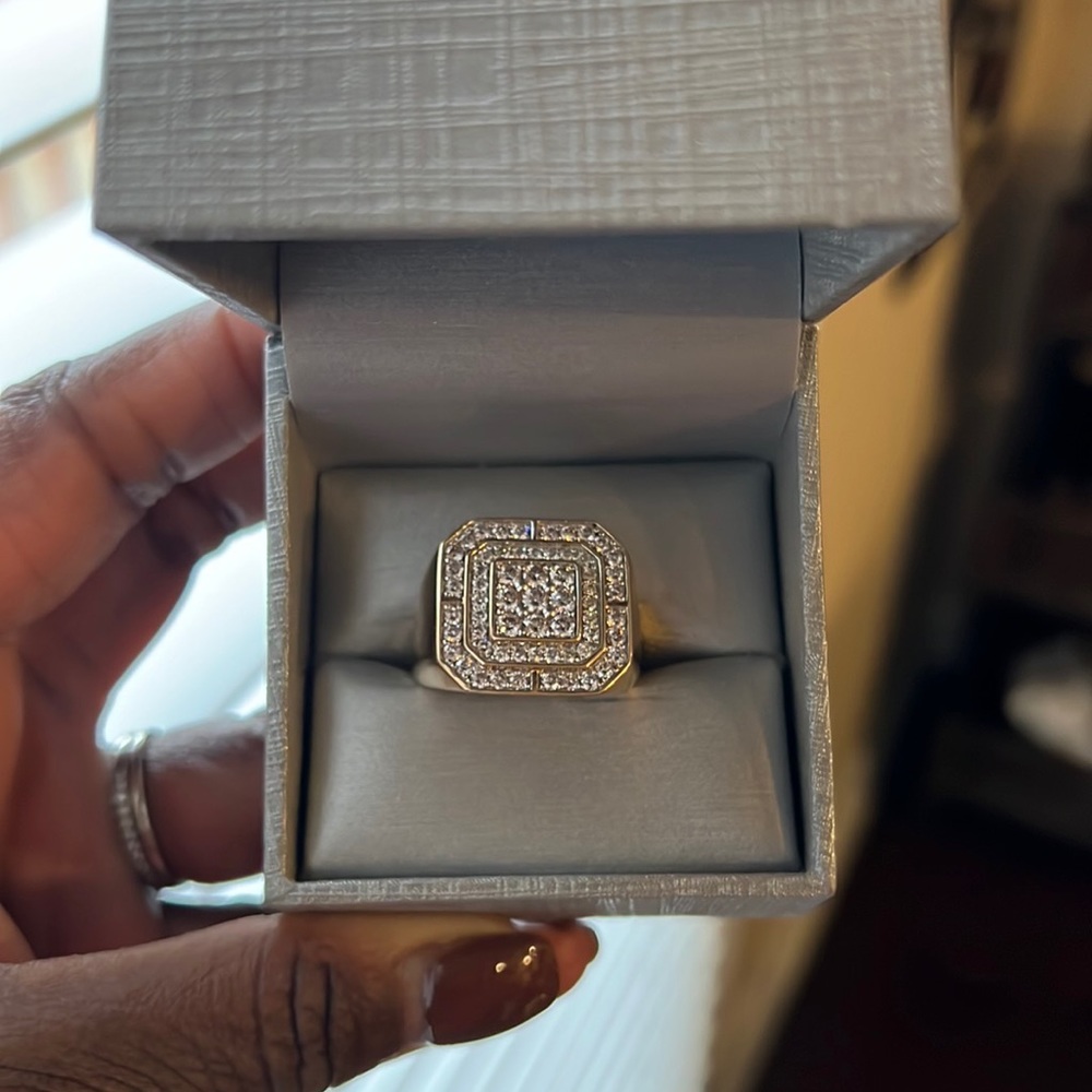 2 carat men’s ring- never worn still in box